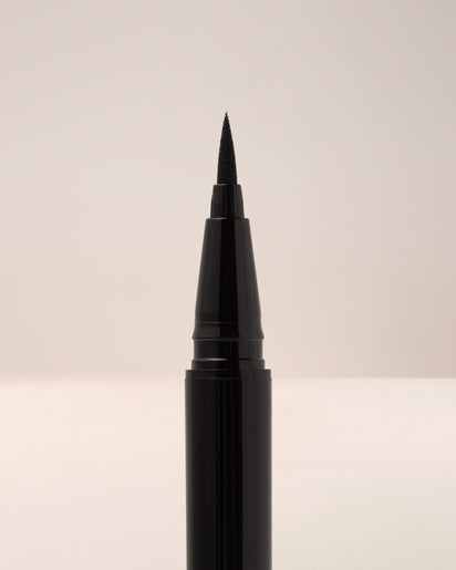 FELT TIP | ILLUSTRATIVE EYELINER – EM Cosmetics